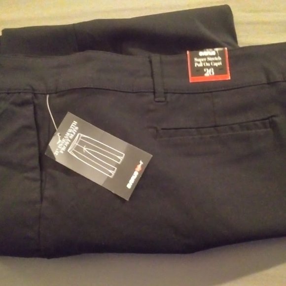 NWT Avenue Super Stretch Capri - Picture 3 of 6